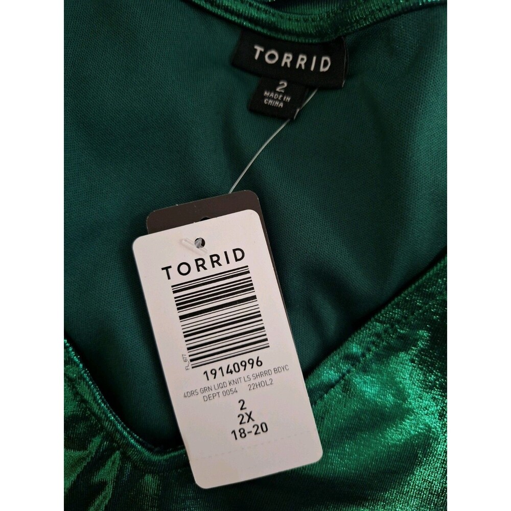 Torrid LIQUID KNIT LONG SLEEVE METALLIC GREEN BODYCON DRESS Size 00 NWOT - Picture 6 of 7